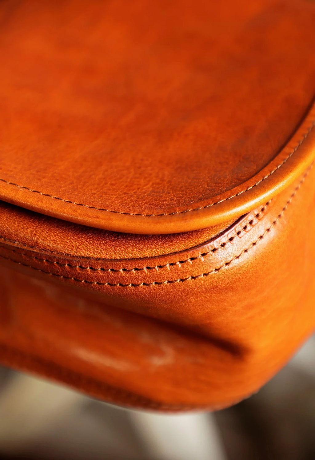 Casual daily luxury vintage designer handmade genuine leather men's women's shoulder bag vegetable tanned cowhide crossbody bag