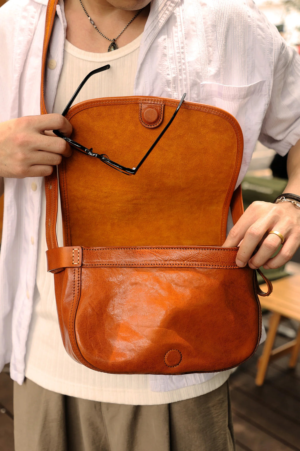 Casual daily luxury vintage designer handmade genuine leather men's women's shoulder bag vegetable tanned cowhide crossbody bag