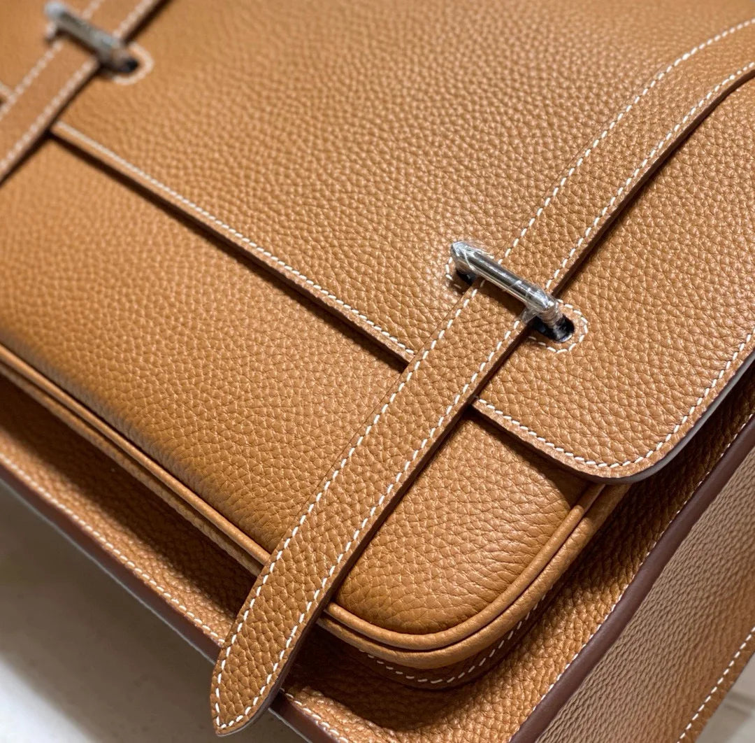Leather Shoulder Bag Men's Retro Style Sewn with Wax Thread Top Layer Cowhide Single Shoulder Bag for Daily Use