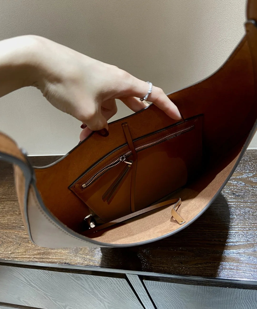 2025 summer new large crescent pipa bag imported top layer cowhide armpit bag single shoulder crossbody bag