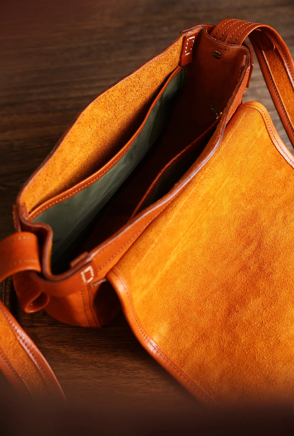 Casual daily luxury vintage designer handmade genuine leather men's women's shoulder bag vegetable tanned cowhide crossbody bag