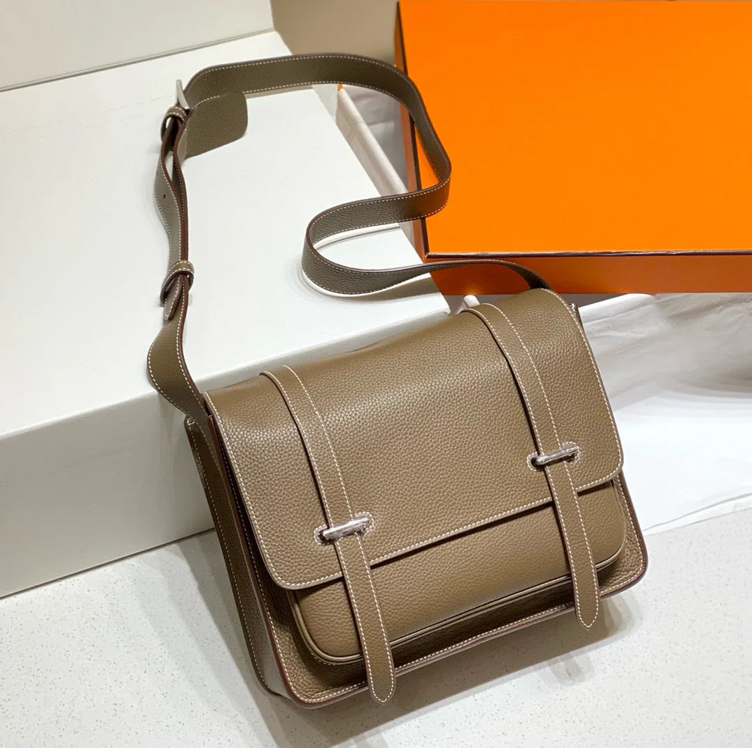 Leather Shoulder Bag Men's Retro Style Sewn with Wax Thread Top Layer Cowhide Single Shoulder Bag for Daily Use