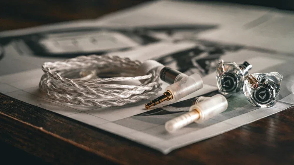 Project M Hybrid IEMs With Modular 3.5mm 4.4mm Cable | Tidesmit Tidesmit