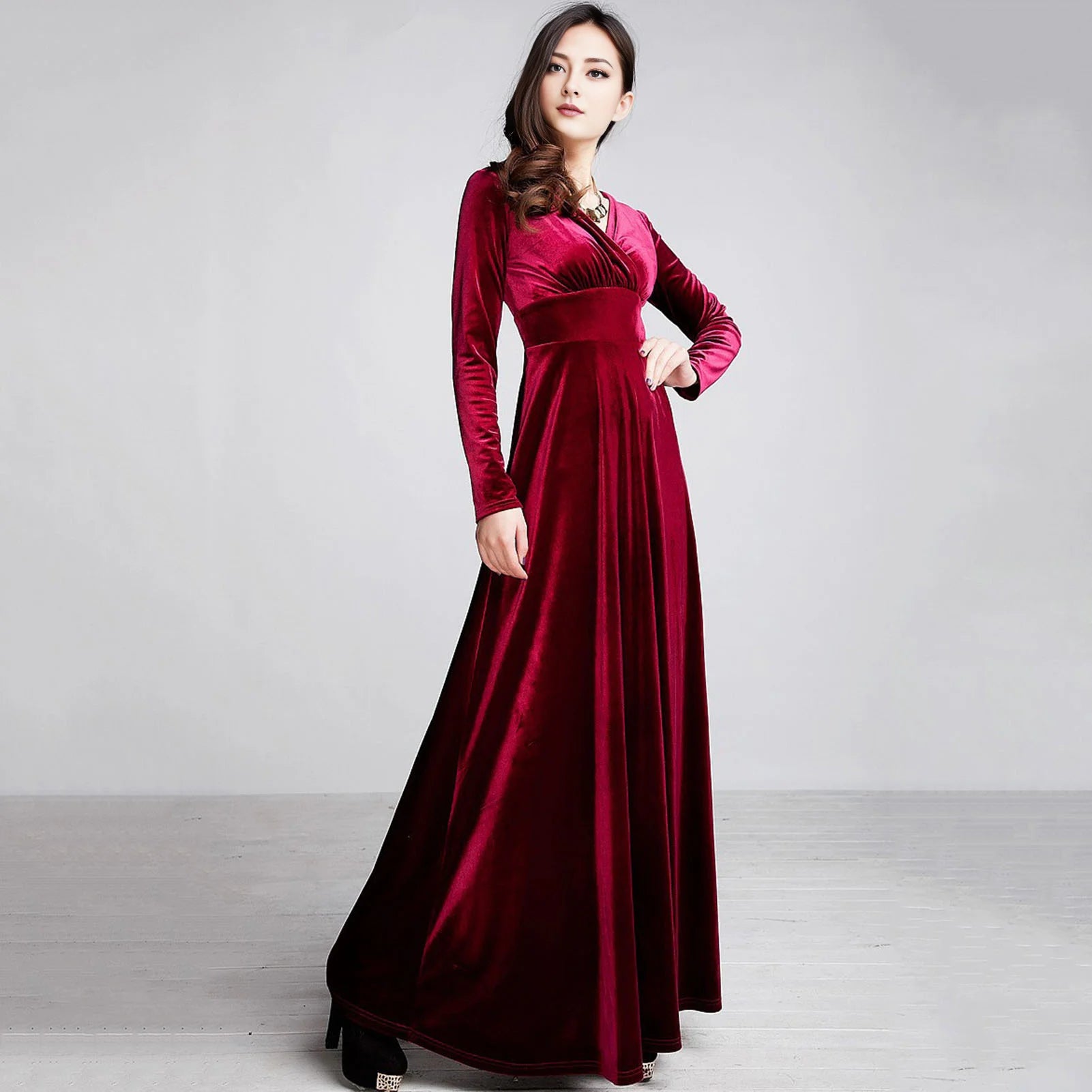 Vintage Women Autumn Long Sleeve V Neck Pleated Velvet Banquet Party Maxi Dress Party Wedding Elegant Evening dress 