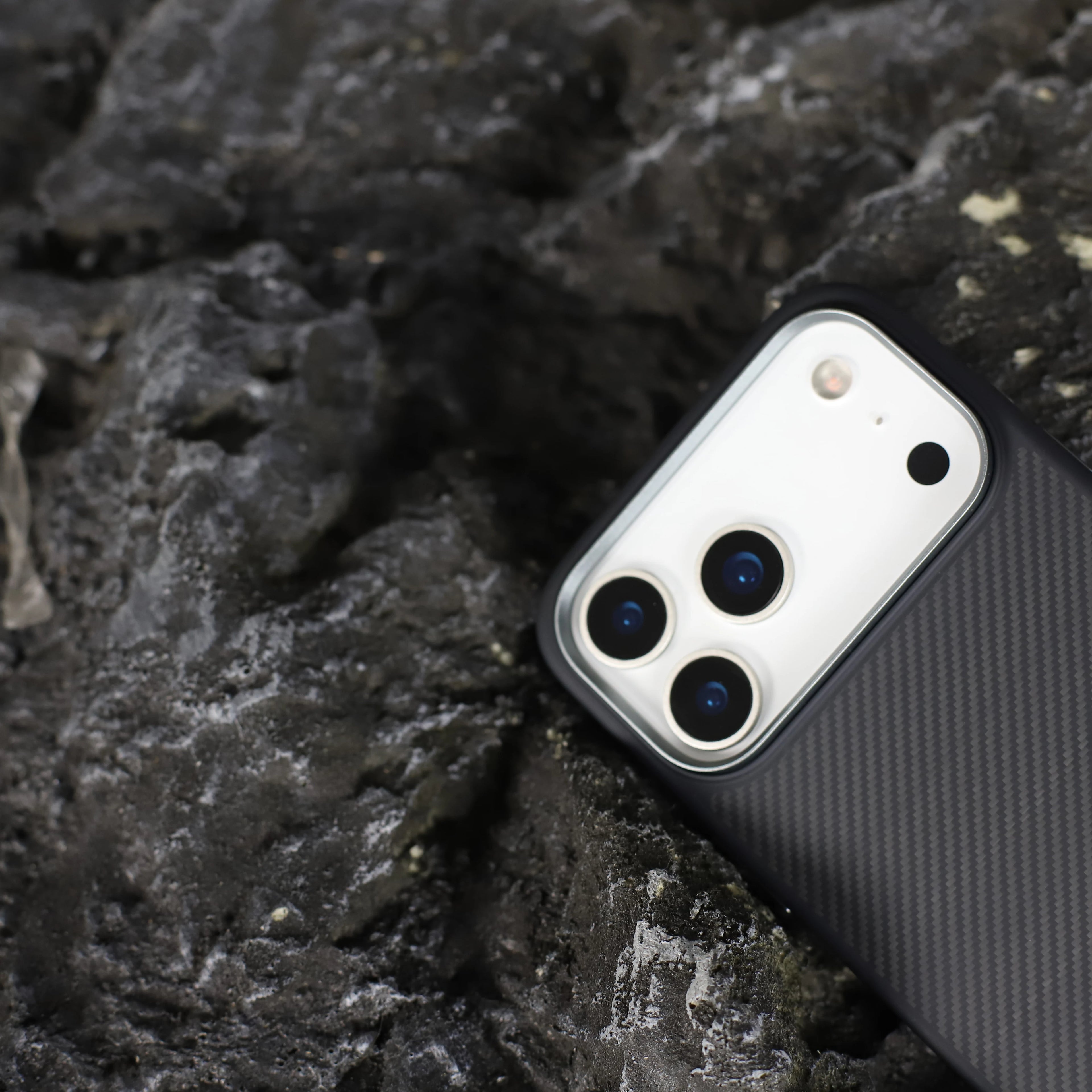 iPhone 17 Pro Max Aramid Fiber Case – Slim Kevlar Armor Tidesmit Tidesmit