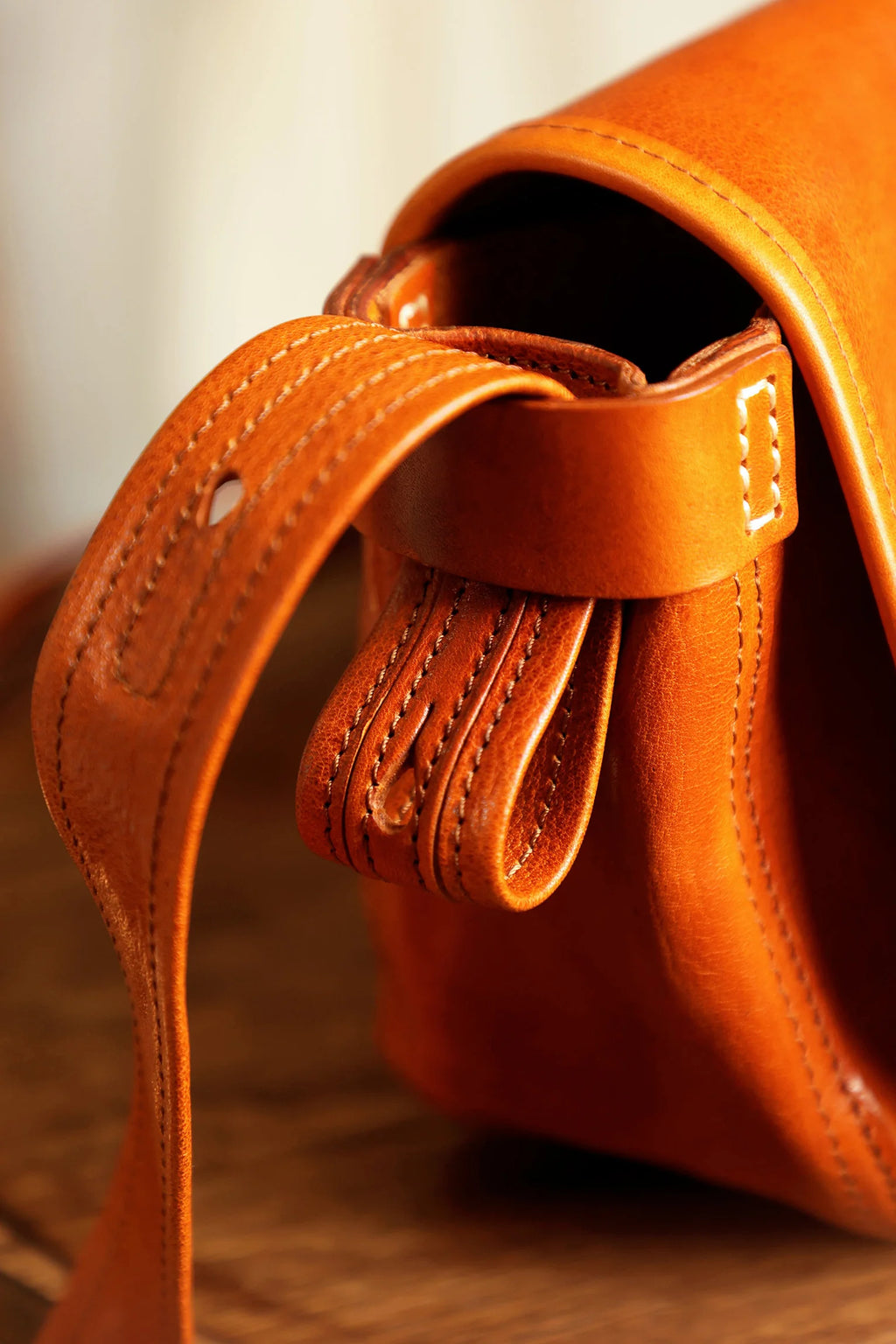 Casual daily luxury vintage designer handmade genuine leather men's women's shoulder bag vegetable tanned cowhide crossbody bag