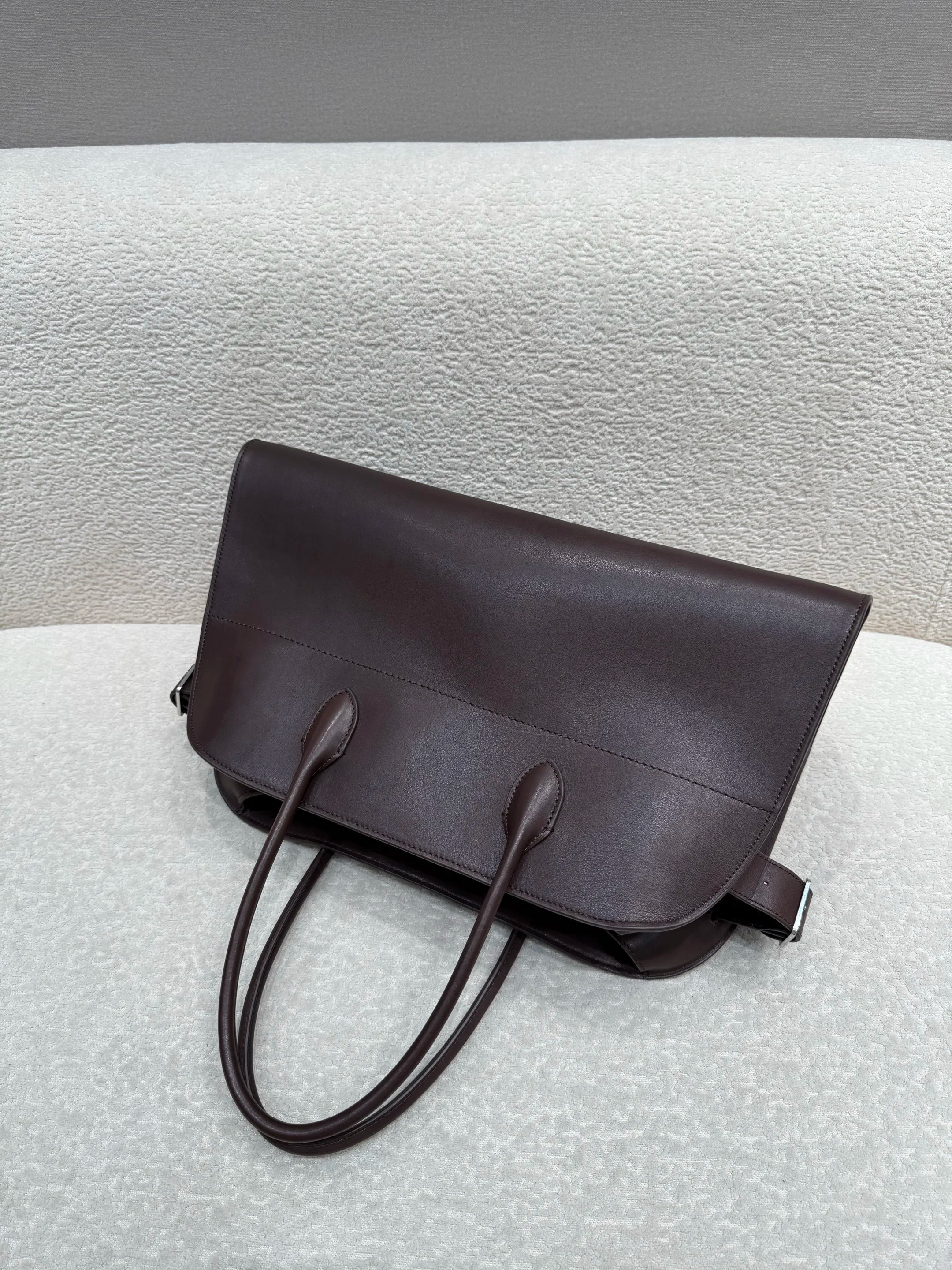 Unisex saddle leather all steel hardware inner sheepskin single shoulder large capacity hand-held horizontal bag