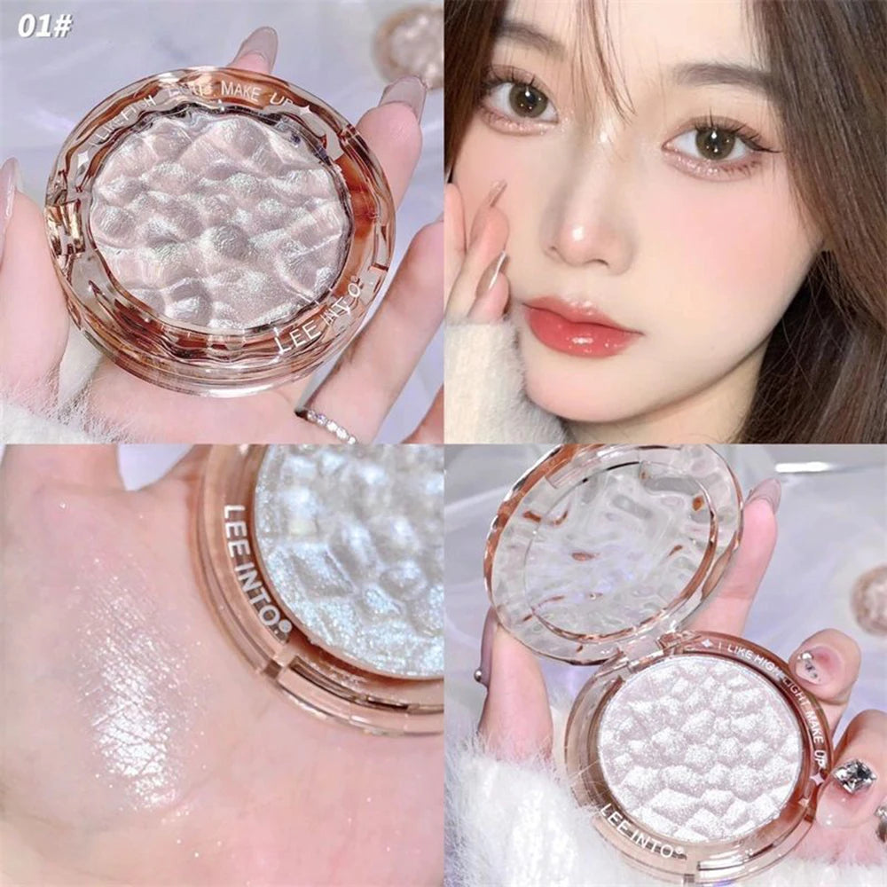 Tidesmit LEE INTO highlighter powder texture close-up featuring fine shimmer and silky pearlescent finish