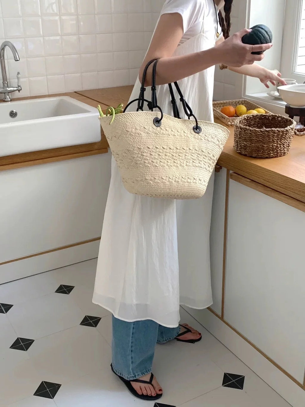 2026 New Handmade Raffia Straw Bohemian Woven Crochet Tote Shoulder Bag Women Summer Beach Holiday Brown Palm Leaf Basket