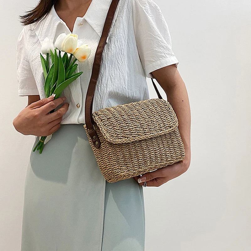 Fashion Women Weave Straw Shoulder Bag Raffia Messenger Bag New Trendy Vintage Crossbody Bag for Summer Straw Beach Bag