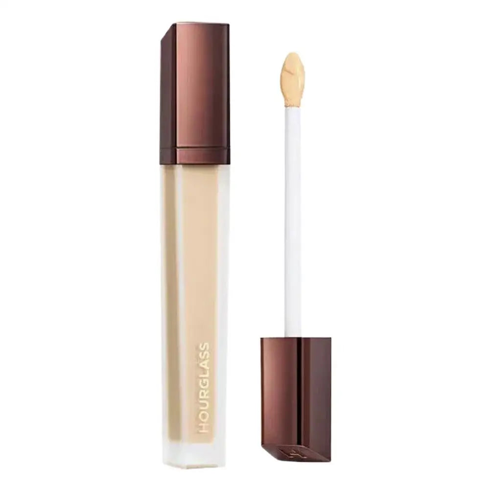 Tidesmit long lasting moisturizing concealer for face makeup covering acne marks and dark circles texture close-up