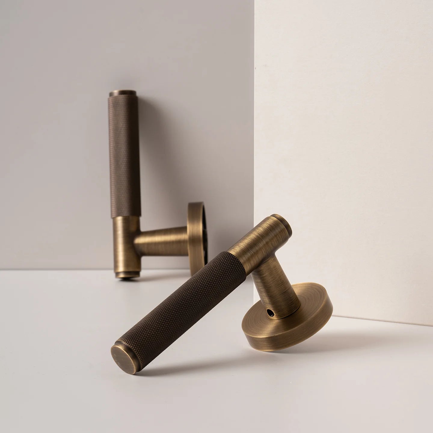 DOOROOM Brass Door Lock Set Modern Knurled Antique Bronze Interior Door Lock Decorative Lock Privacy Lock Passage Lock