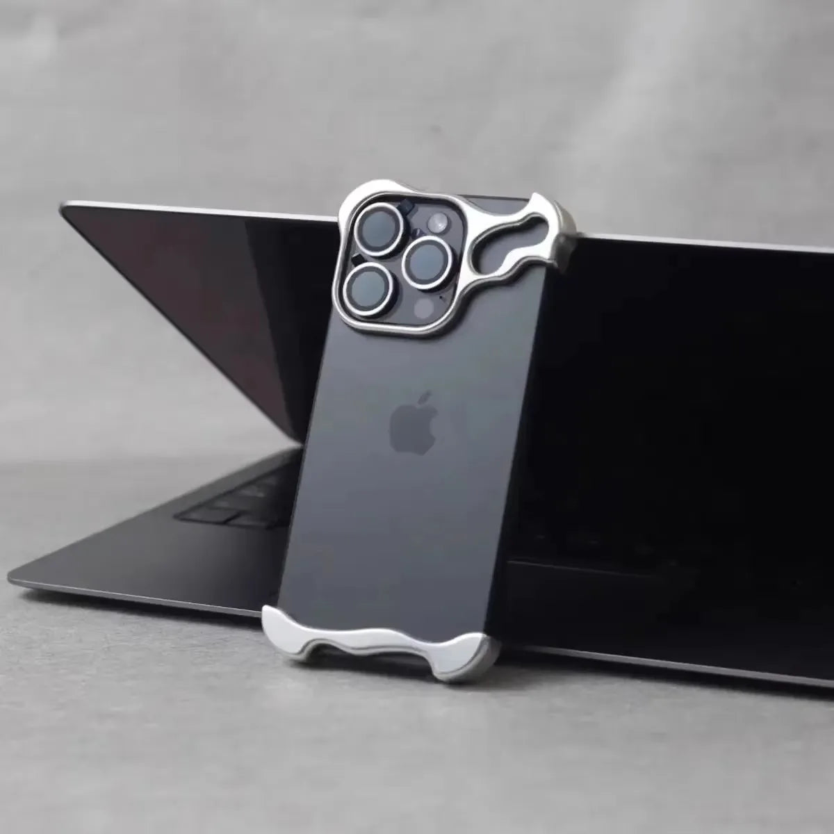 iPhone 16 Pro Metal Bumper Case | Aluminum Alloy Shock-Absorbing Cover Silver Tidesmit