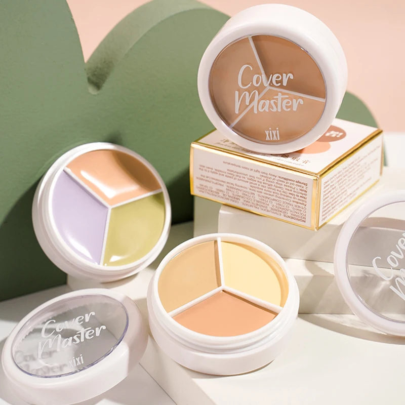 Tidesmit 3 color concealer palette texture close-up showing high coverage green corrector for dark circles and contour