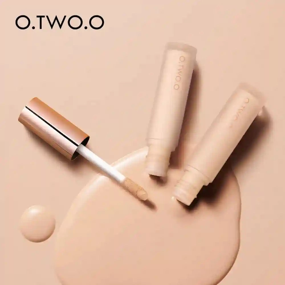 Tidesmit O.TWO.O full coverage liquid concealer texture close-up for waterproof long lasting face makeup application