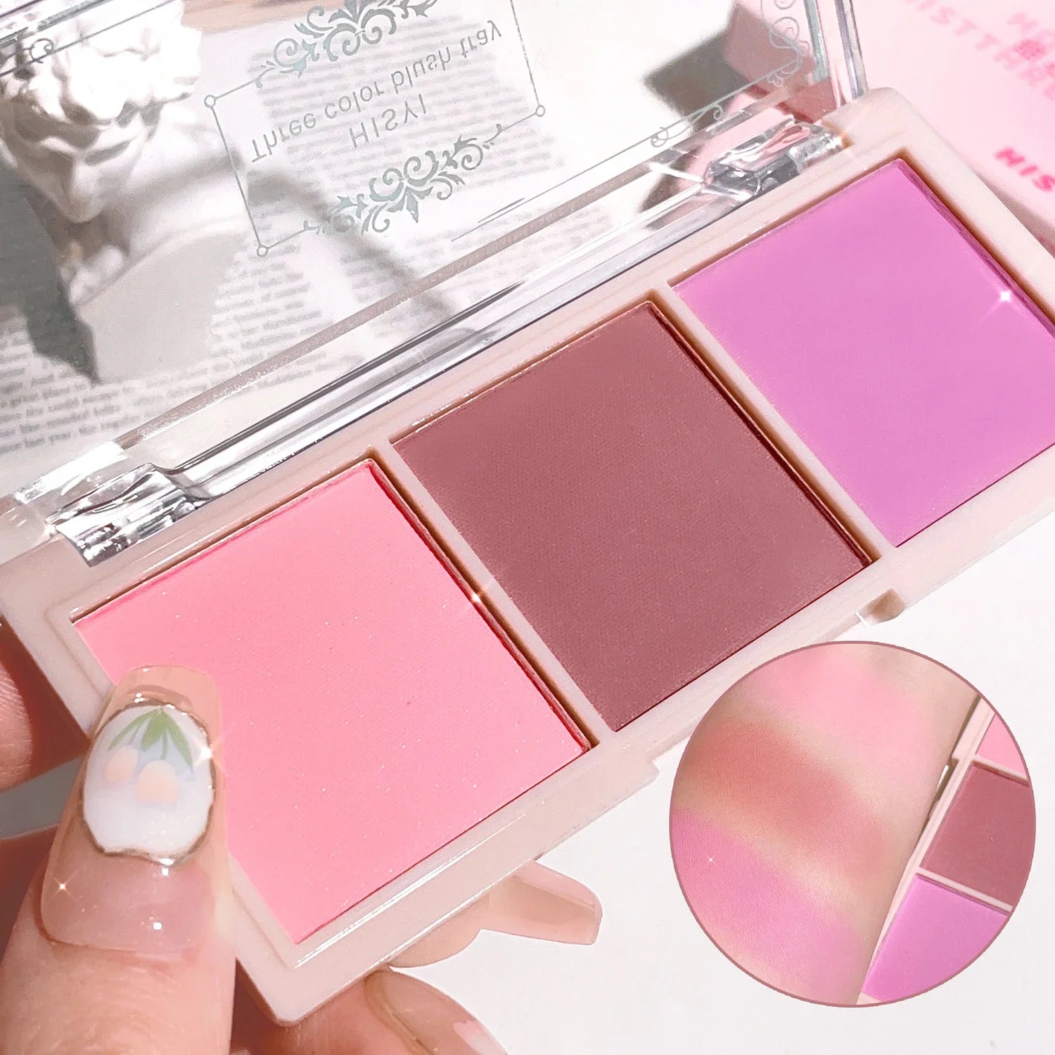 Tidesmit 3-Color Cheek Red Plate displaying natural matte milk tea orange eyeshadow swatches for face makeup