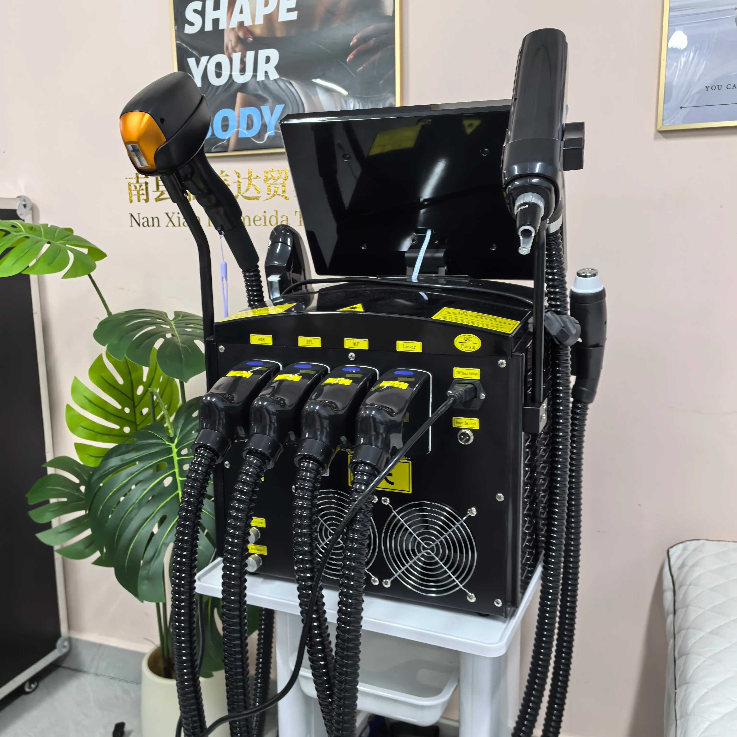 Tidesmit 4-in-1 multifunctional beauty machine with diode laser, Pico DPL, and RF for professional skin care salon use