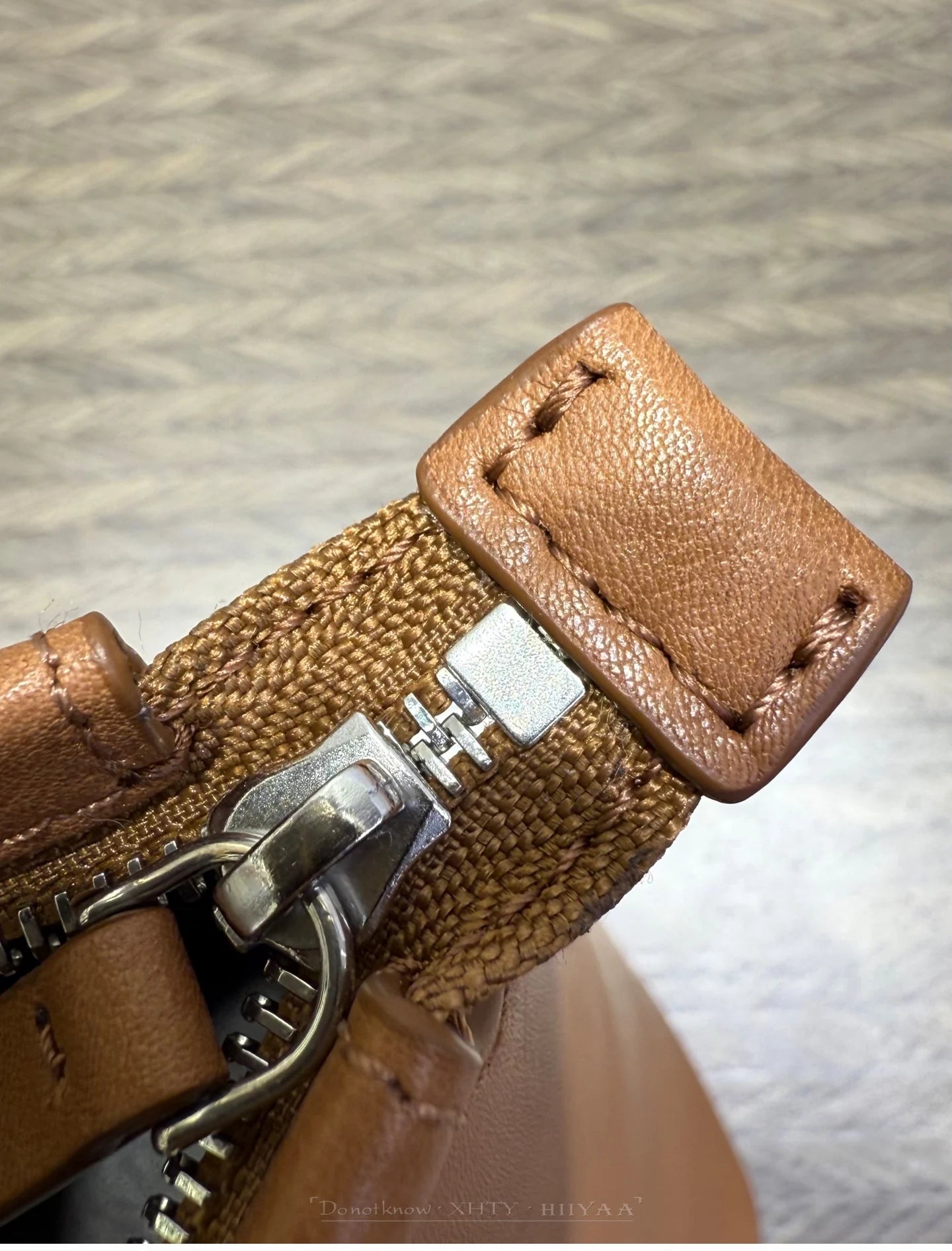 Vintage Genuine Leather Handbag Women Sheepskin Lining Soft Retro Top Grain Cowhide  Water Absorbing Large Capacity Commuter