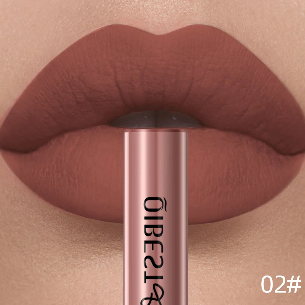 Long-lasting nude matte liquid lipstick on lips with a waterproof velvet finish for a smooth, nonstick makeup look.