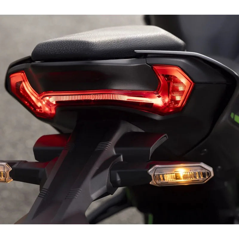 Fit For Z900 Tail Light For Kawasaki Z900 Z900SE Z900 2024 2025 2026 Rear Tail Light Brake Turn Signals Integrated Brake Light