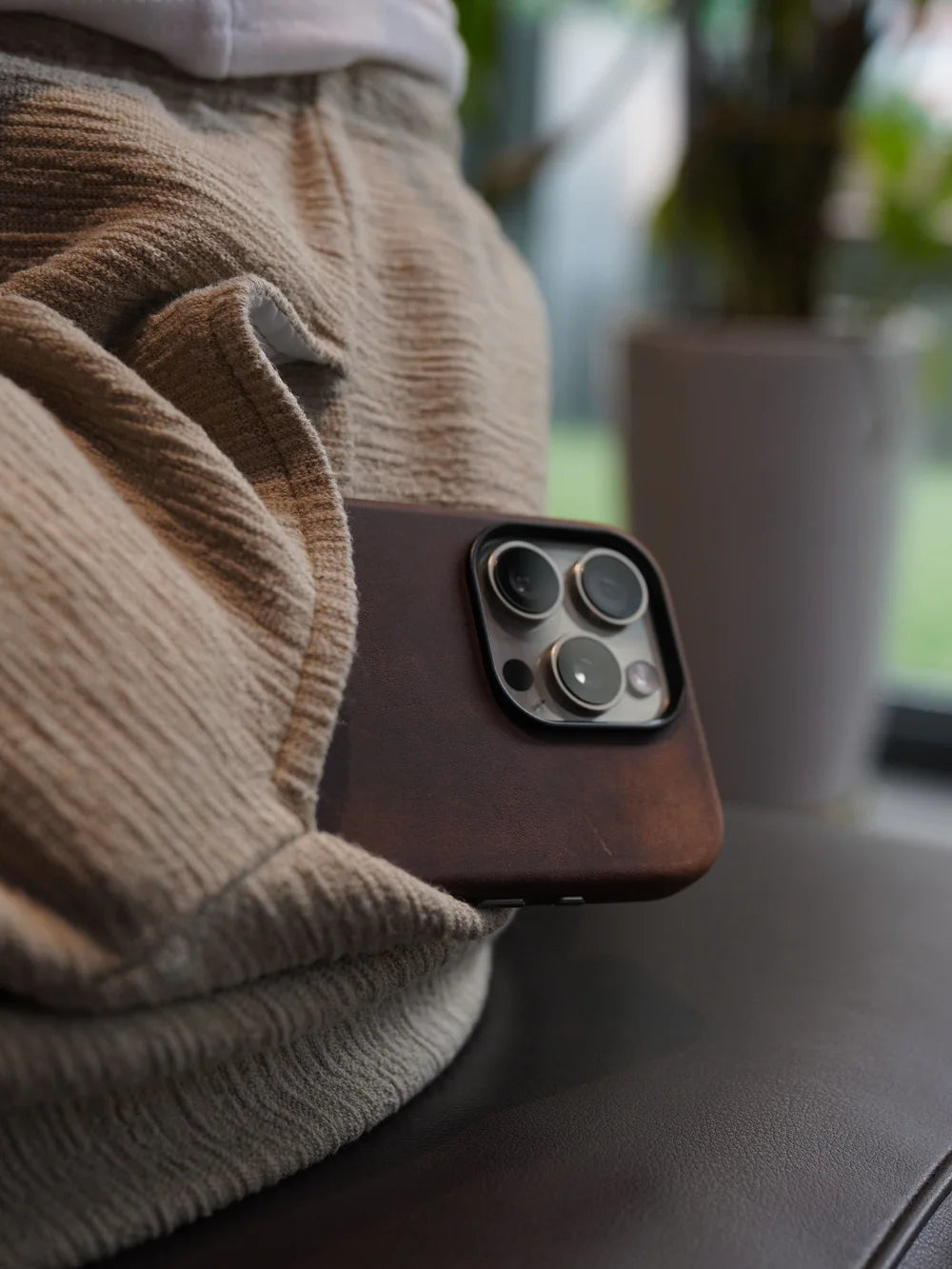 Horween Leather iPhone 16 Pro Max Case - Slim Protective Cover Tidesmit