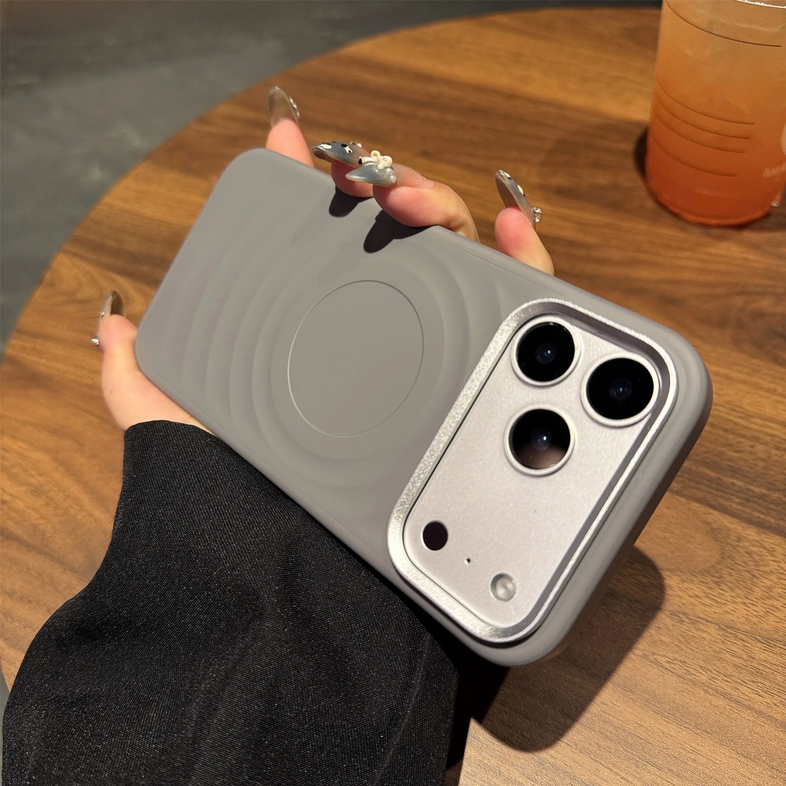Magnetic iPhone 16 Pro Case: Slim Shockproof Silicone Cover Gray Tidesmit