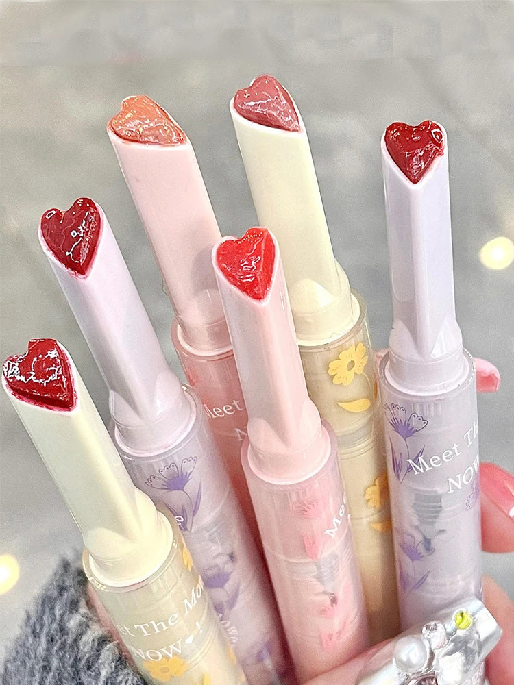 Gege Bear heart-shaped lipstick set with a moisturizing, glossy jelly finish in various shades for hydrated lips.