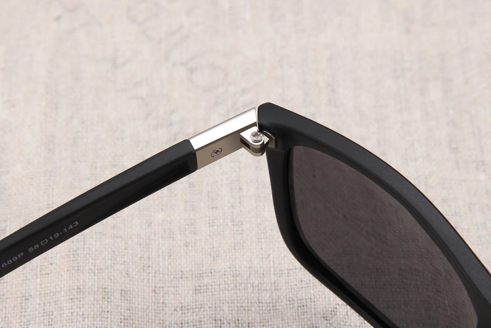 Polarized Square Sunglasses - Retro UV400 Driving Eyewear for Clarity Tidesmit