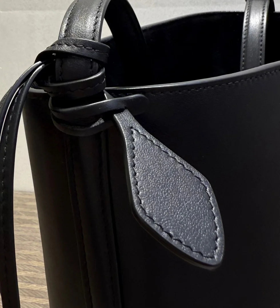 2026 New Bucket Bag Rear Saddle Design High end Leather Shoulder Bag Leather Crossbody Bag