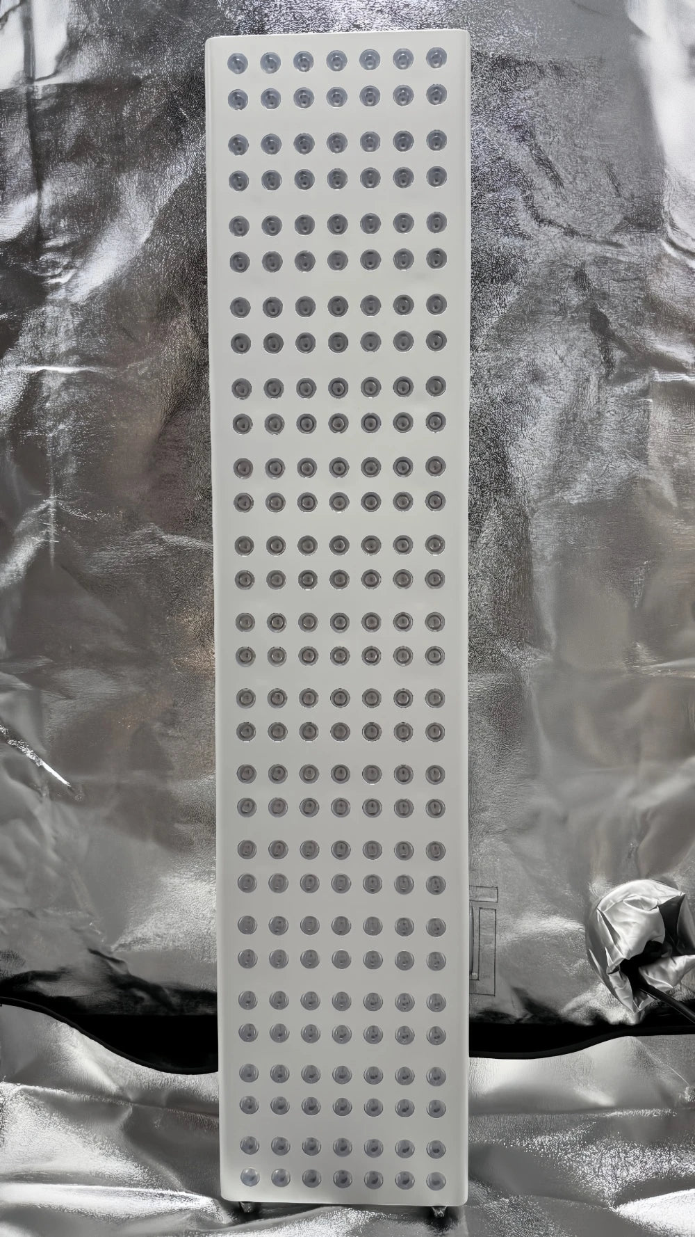 White LED red light therapy panel for face and body, featuring 660nm 850nm infrared wavelengths for pain relief.