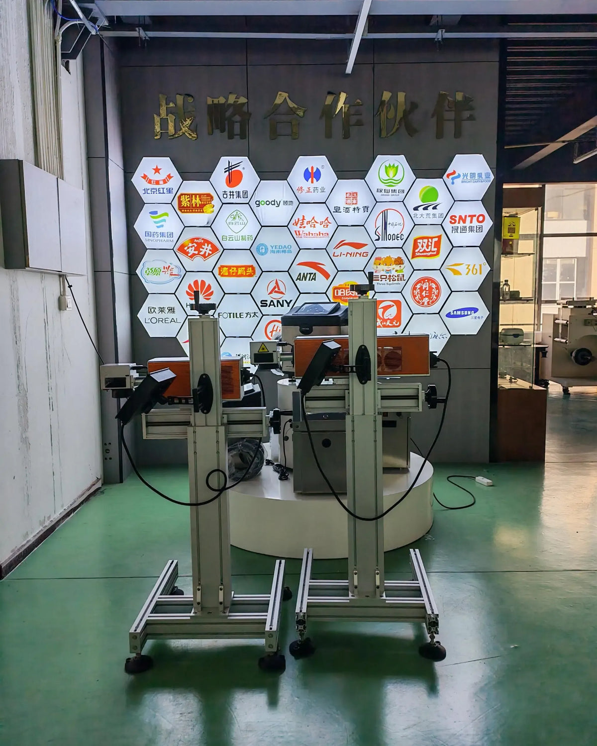 Industrial Cij Continuous Inkjet Printer Date Printing Barcode Batch Coding Machine For Food Beverage Industry