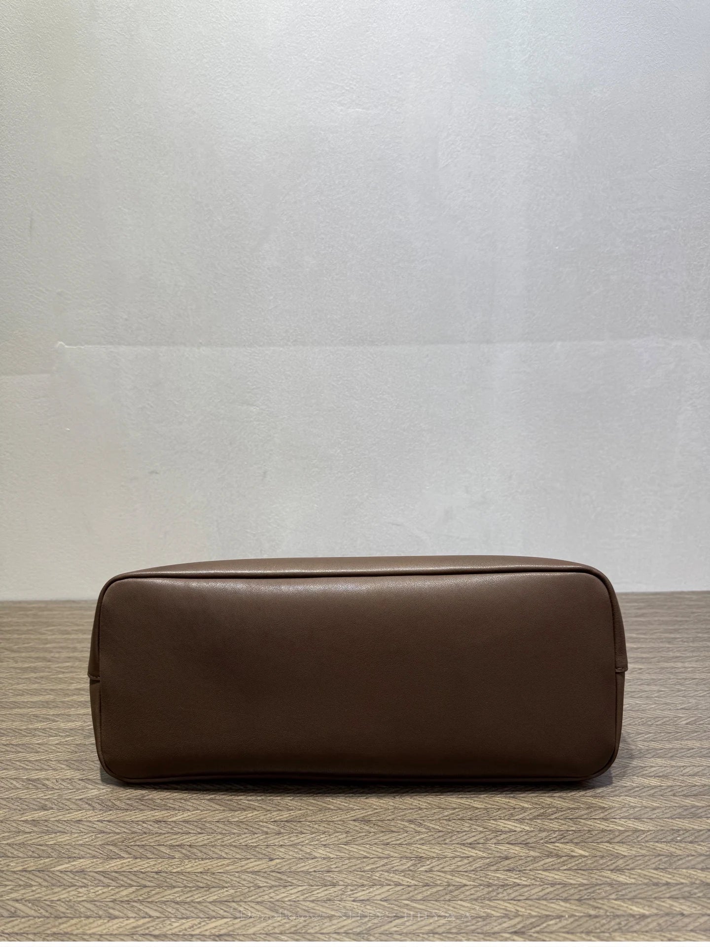 Vintage Genuine Leather Handbag Women Sheepskin Lining Soft Retro Top Grain Cowhide  Water Absorbing Large Capacity Commuter