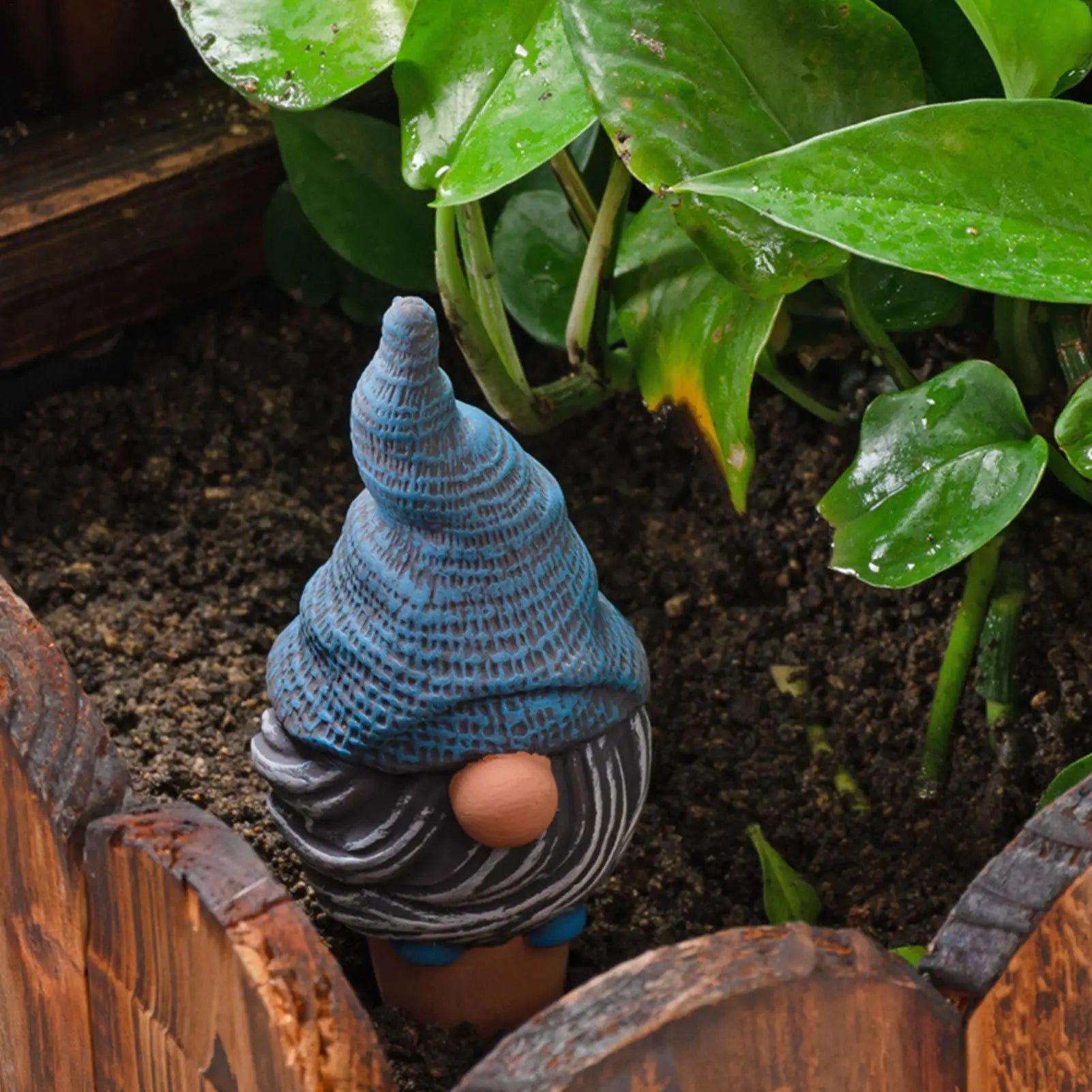 Automatic Potted Plant Watering SystemCute Gnome Shape Irrigation Spikes Efficient Self Watering Planter Insert Plant Waterer